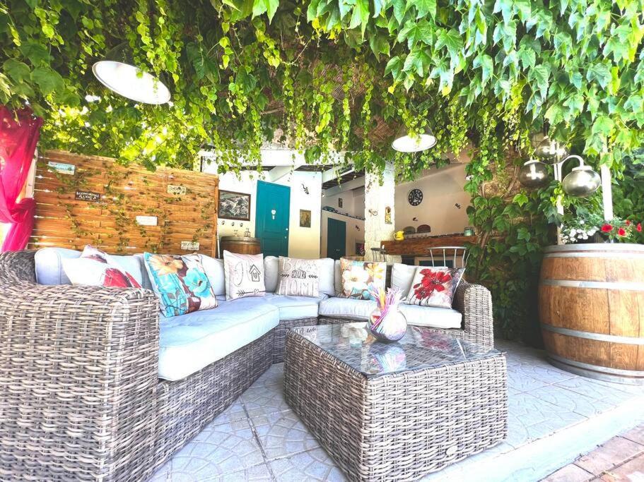 Апартаменти Le Jardin De Mae Бук-Бель-Ер Екстер'єр фото