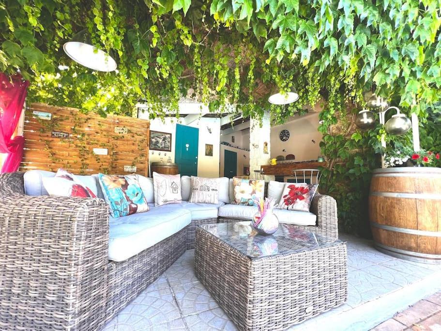 Апартаменти Le Jardin De Mae Бук-Бель-Ер Екстер'єр фото